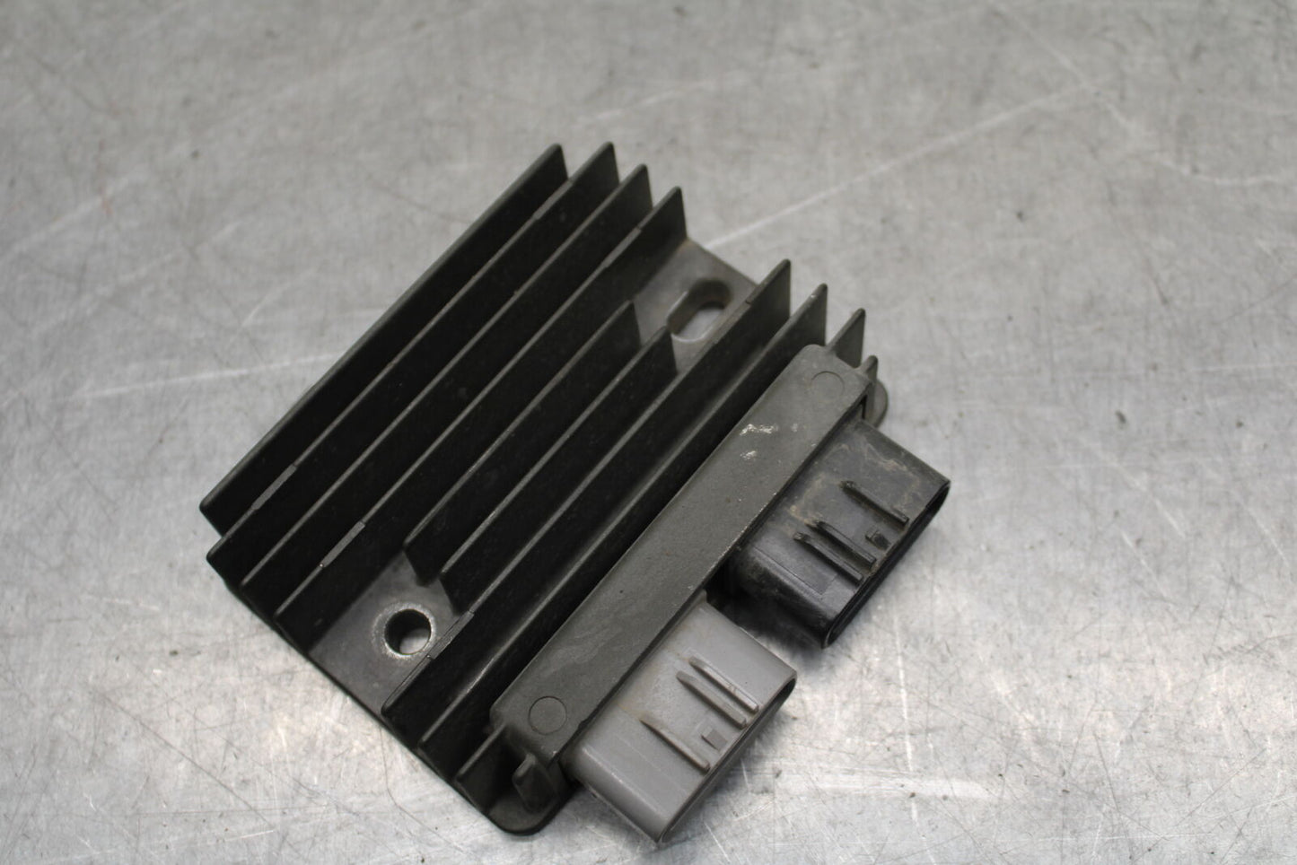 16 KAWASAKI NINJA ZX10R RECTIFIER VOLTAGE REGULATOR 21066-0748  BB650