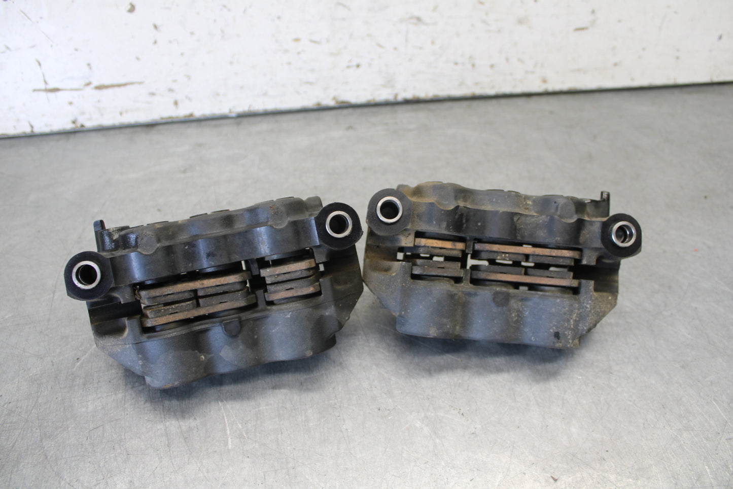 09-14 YAMAHA YZF R1 RIGHT LEFT FRONT BRAKE CALIPER SET PAIR CALIPERS BB696