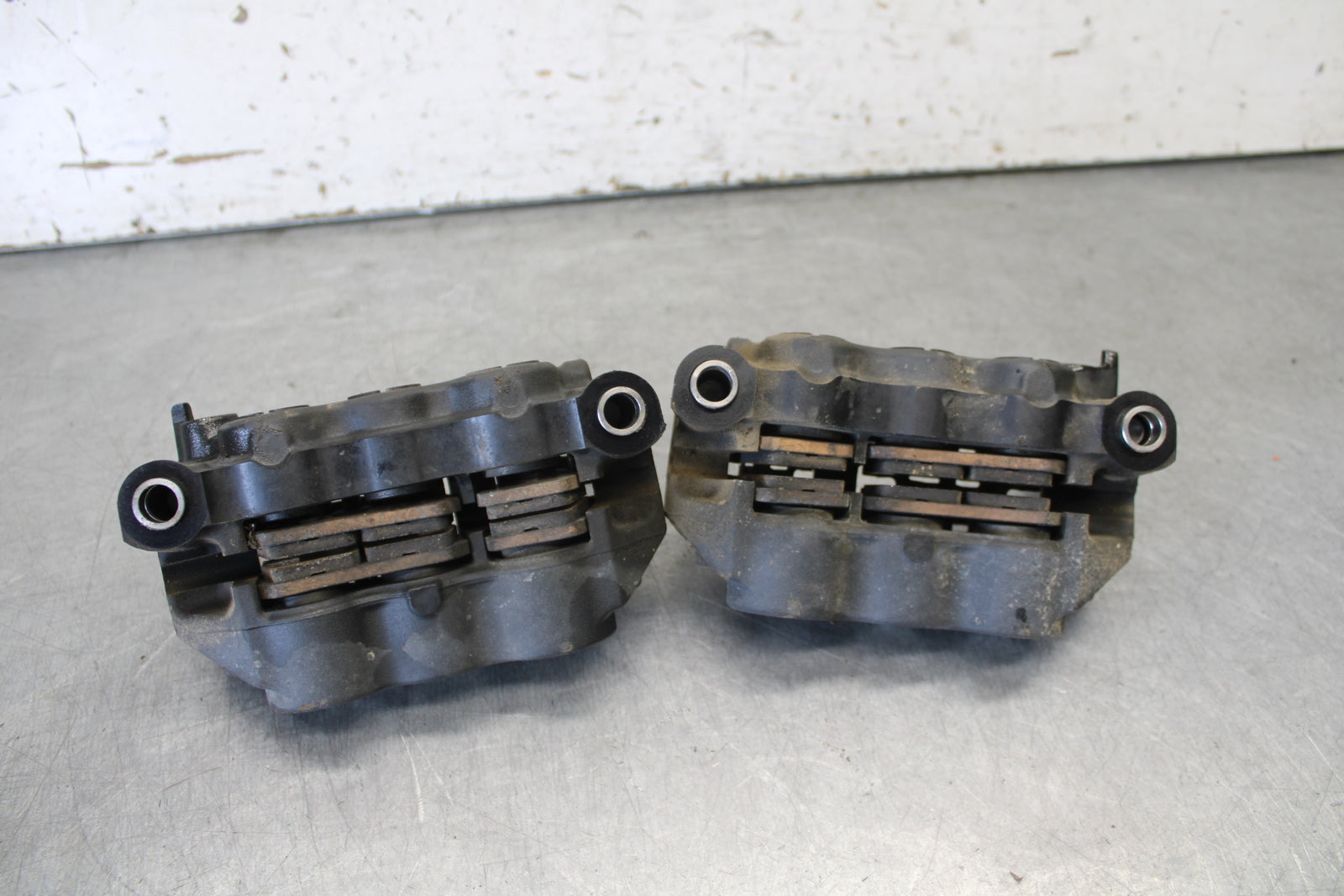 09-14 YAMAHA YZF R1 RIGHT LEFT FRONT BRAKE CALIPER SET PAIR CALIPERS BB696