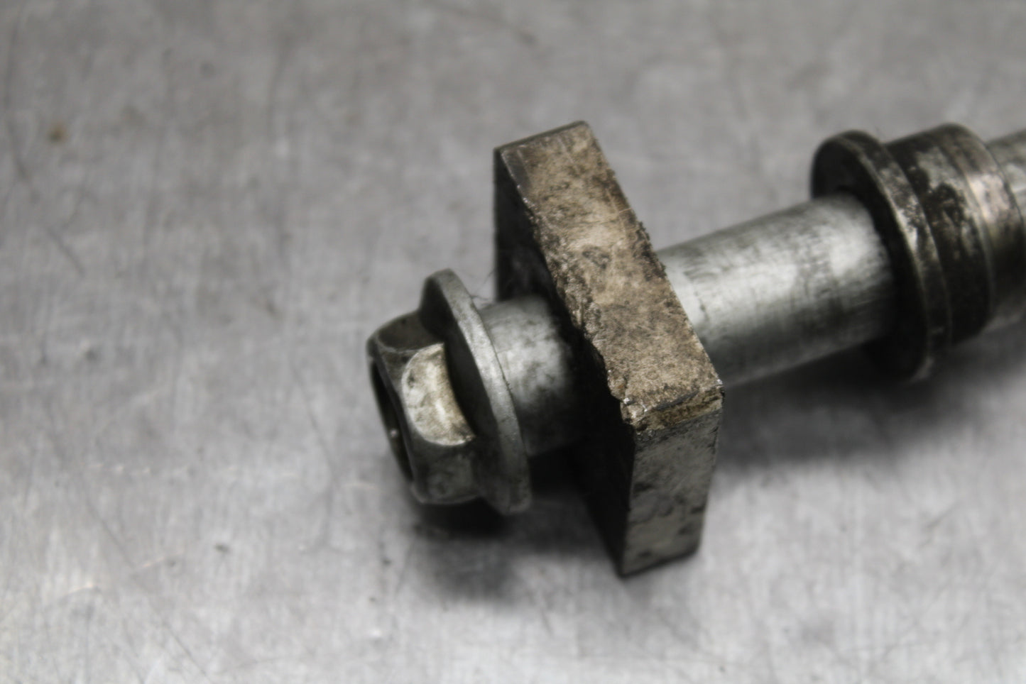 14-15 KAWASAKI NINJA 650 EX650F ABS REAR AXLE WHEEL RIM PIVOT BOLT AXEL BB741