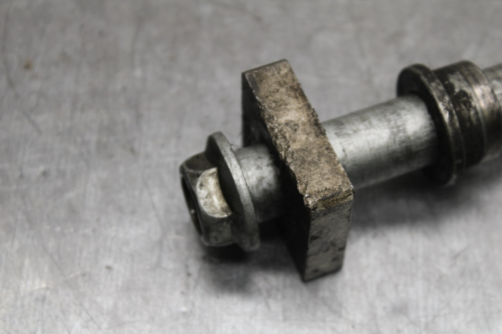 14-15 KAWASAKI NINJA 650 EX650F ABS REAR AXLE WHEEL RIM PIVOT BOLT AXEL BB741