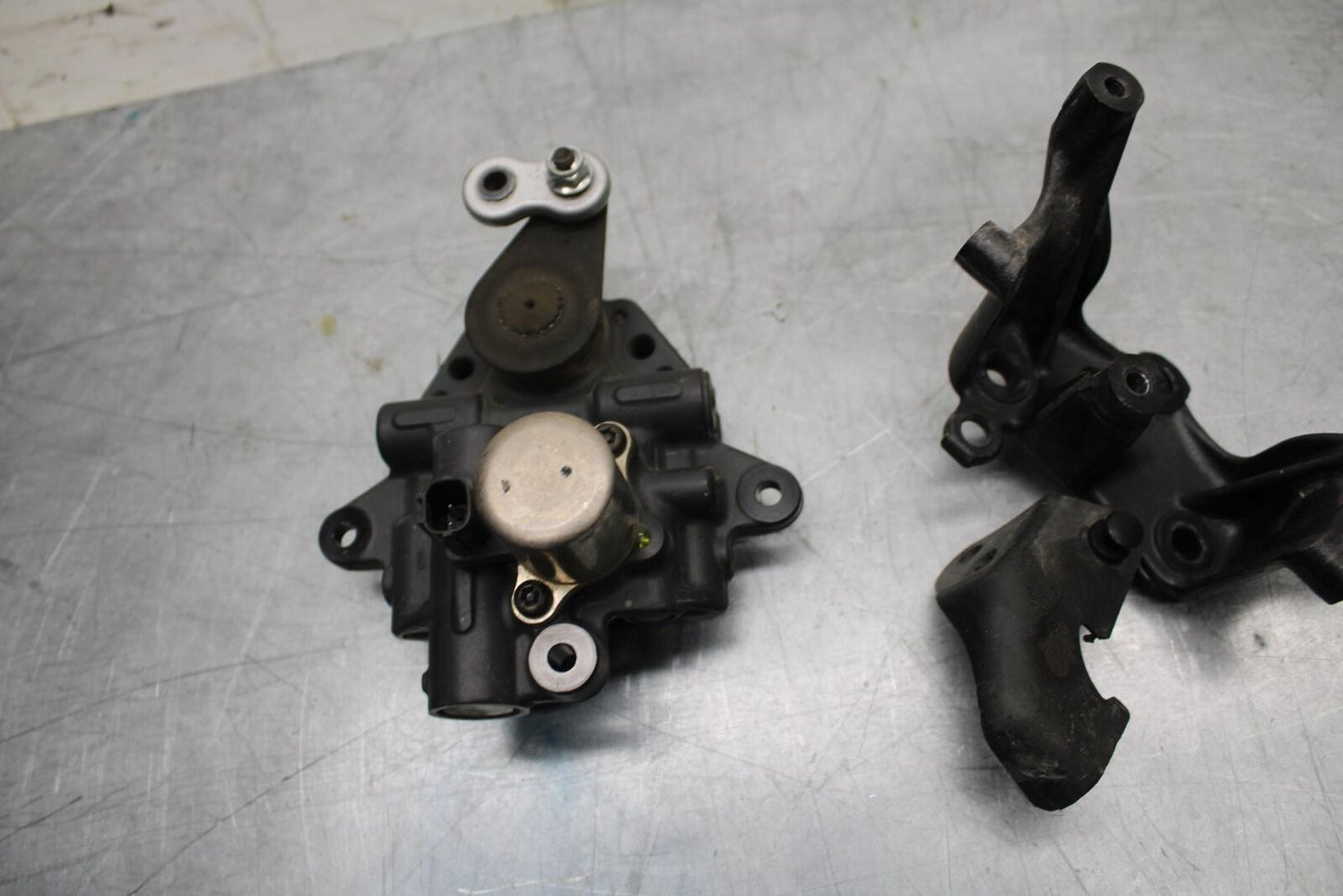 06-07 HONDA CBR1000RR STEERING DAMPER  53700-MEL-023 53740-MEL-000 BB464