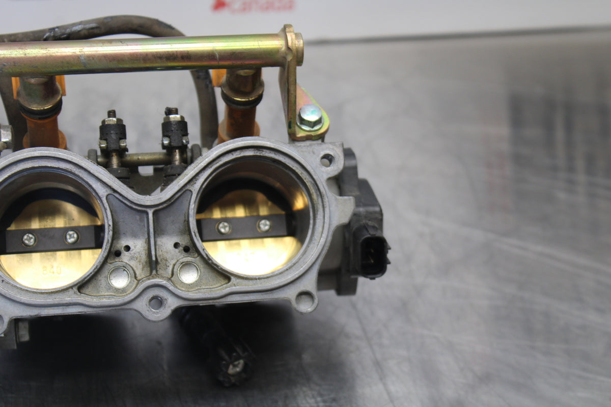 05-06 HONDA CBR600RR MAIN FUEL INJECTORS / THROTTLE BODIES BB159