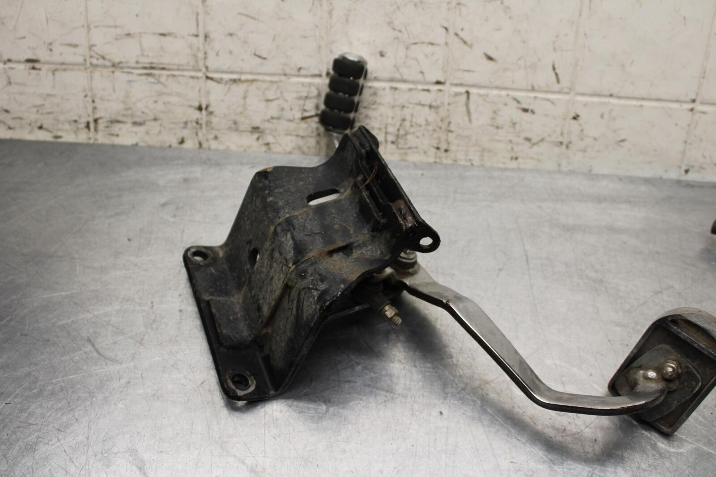 2004 Suzuki Intruder 1500 VL1500 SHIFTER PEDAL BB573