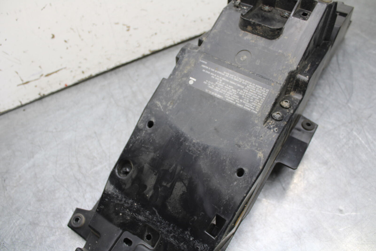 22-24 YAMAHA XSR900 REAR BACK TAIL UNDERTAIL BATTERY TRAY PLASTIC BB710