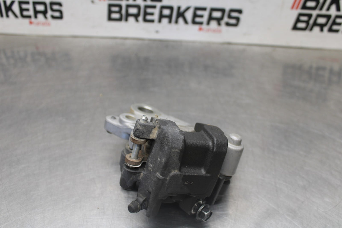 22-25 YAMAHA YZF R7 REAR BACK BRAKE CALIPER W MOUNT BRACKET BB940