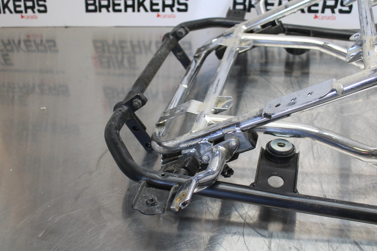 09 YAMAHA ROYAL STAR XVZ1300TF VENTURE SADDLEBAG SUB FRAME STAY MOUNTS BB151