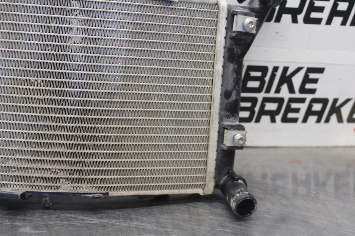 19 BMW F750GS ENGINE RADIATOR MOTOR COOLER COOLING RADIATER BB938