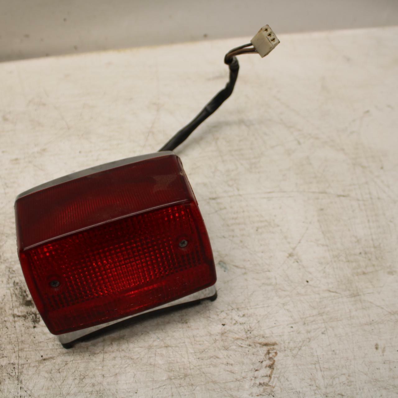 06-07 SUZUKI BOULEVARD S40 TAILLIGHT REAR TAIL BRAKE LIGHT BB375