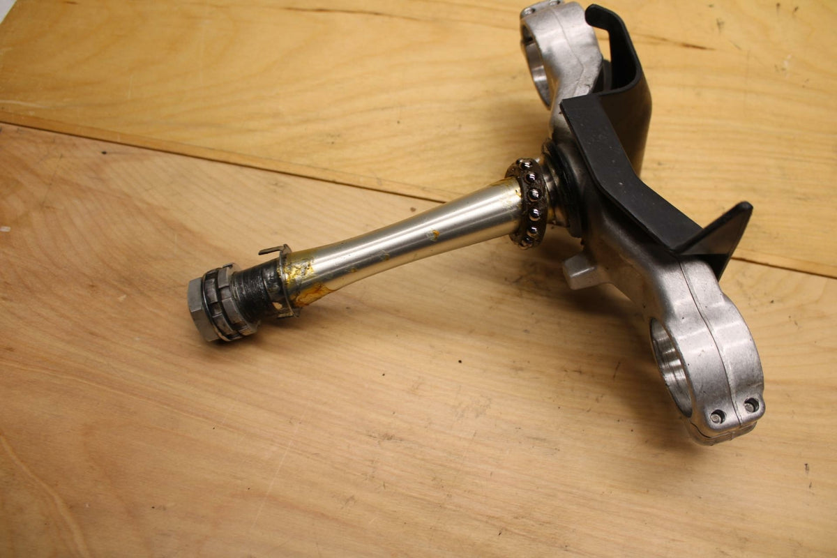 02-03 YAMAHA YZF R1 5PW FRONT FORKS CLAMP LOWER TRIPLE TREE STEM BB313