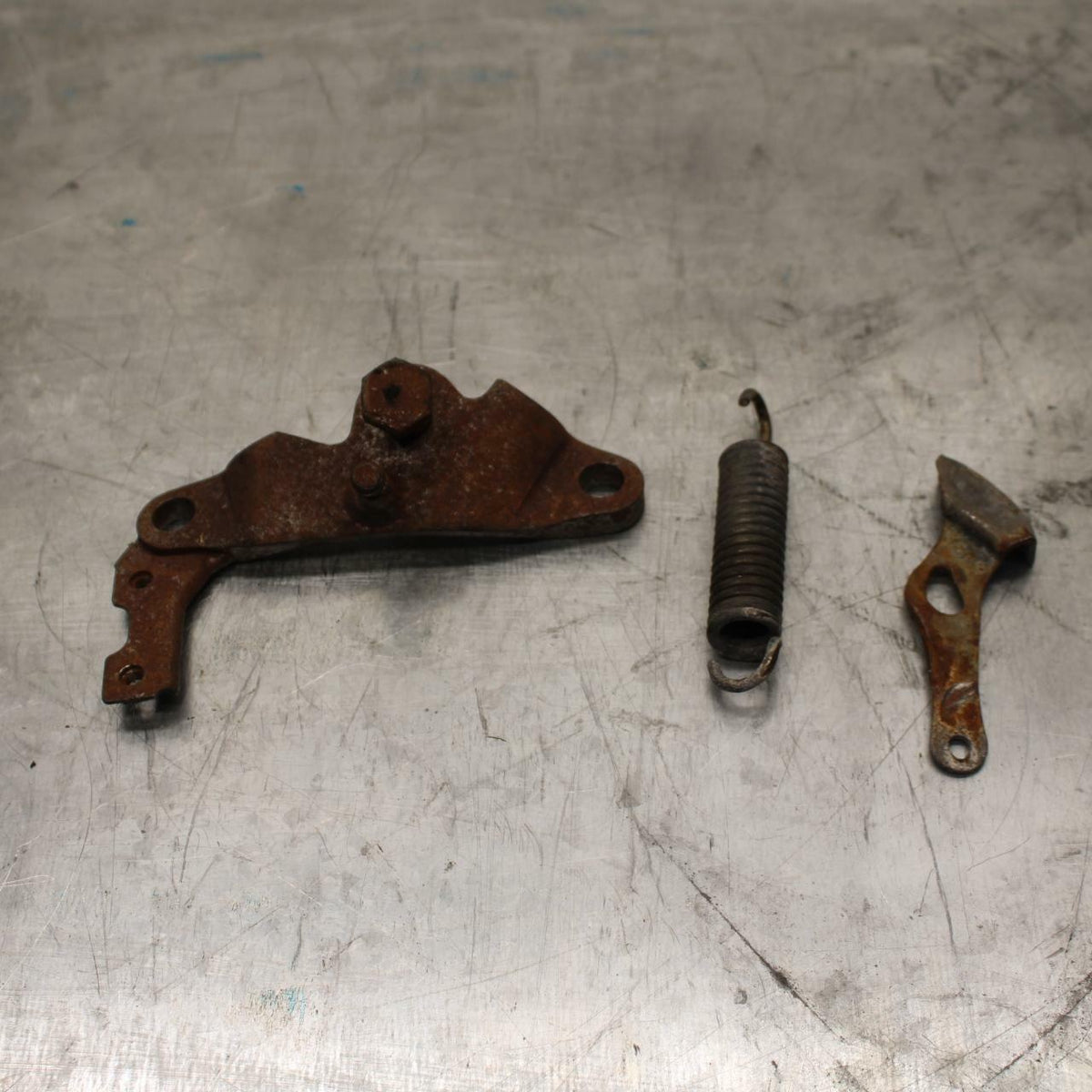 85 YAMAHA RZ500 KICKSTAND SIDE KICK STAND BRACKET SUPPORT MOUNT BB27