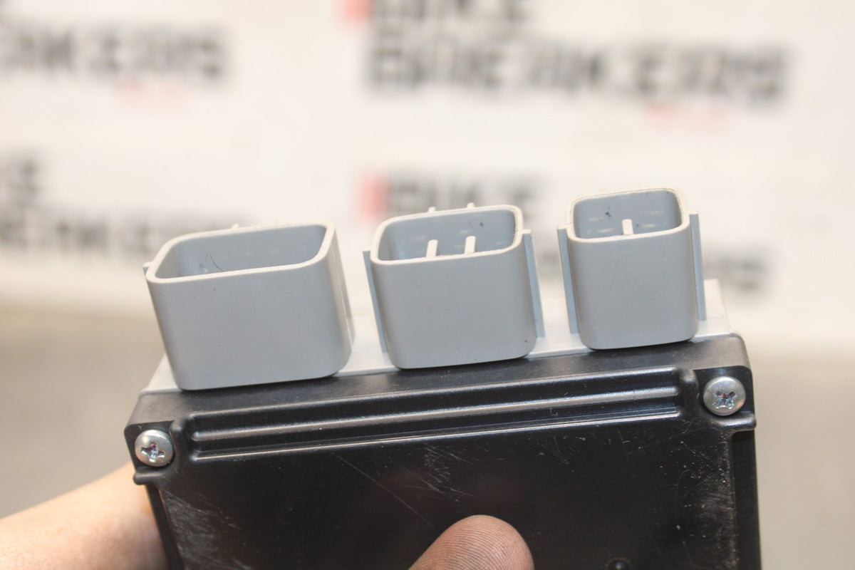 24-25 KAWASAKI NINJA ZX6R RELAY ASSEMBLY BOX BB939