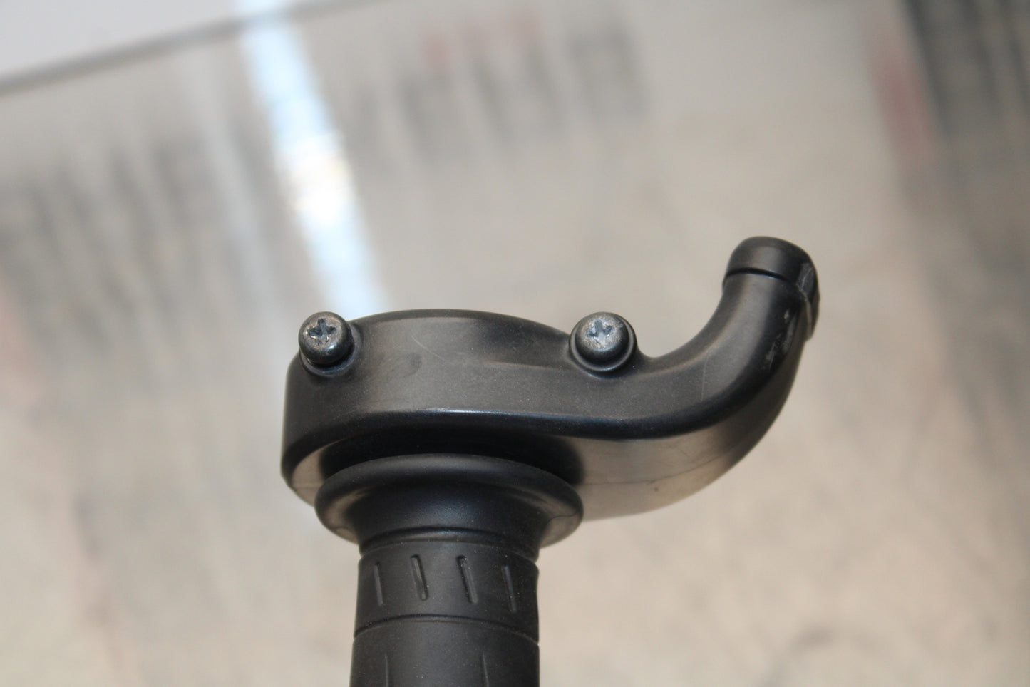 13-17 KAWASAKI NINJA ZX6R ZX636 ABS THROTTLE CABLE LINE HOUSING GUIDE BB143