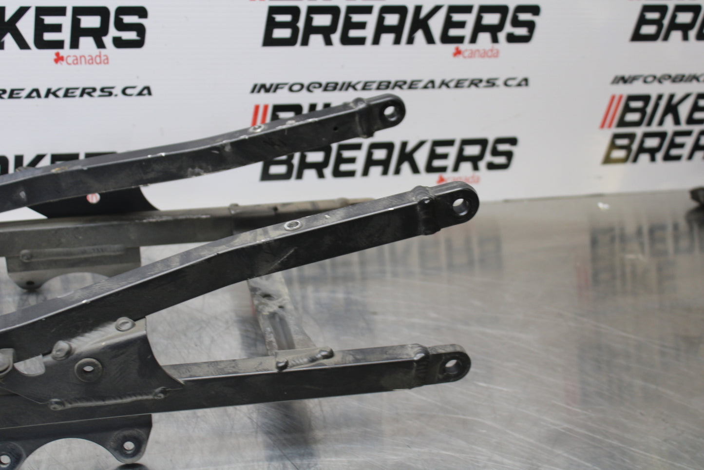 04-05 KAWASAKI NINJA ZX10R REAR SUBFRAME BACK SUB FRAME BB163