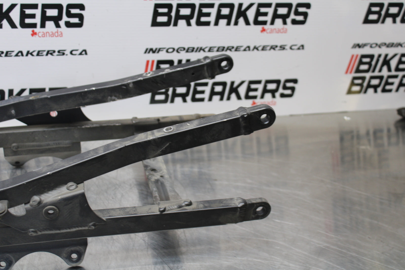 04-05 KAWASAKI NINJA ZX10R REAR SUBFRAME BACK SUB FRAME BB163