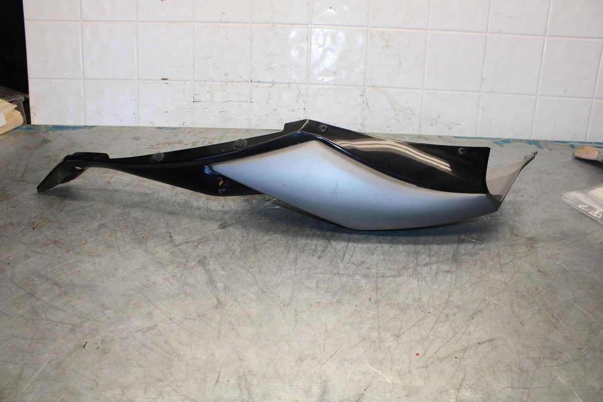 08-10 SUZUKI GSXR600 RIGHT REAR BACK TAIL FAIRING COWL SHROUD BB430
