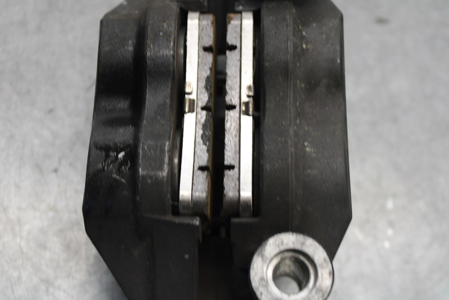 05-06 SUZUKI GSXR1000 RIGHT LEFT FRONT BRAKE CALIPER SET PAIR CALIPERS BB677