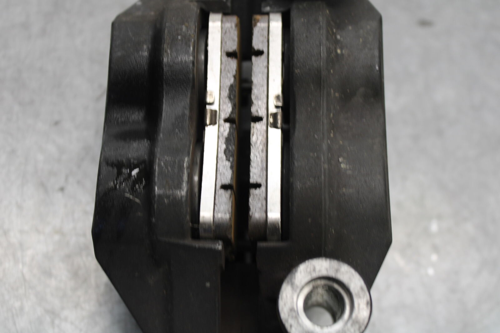 05-06 SUZUKI GSXR1000 RIGHT LEFT FRONT BRAKE CALIPER SET PAIR CALIPERS BB677