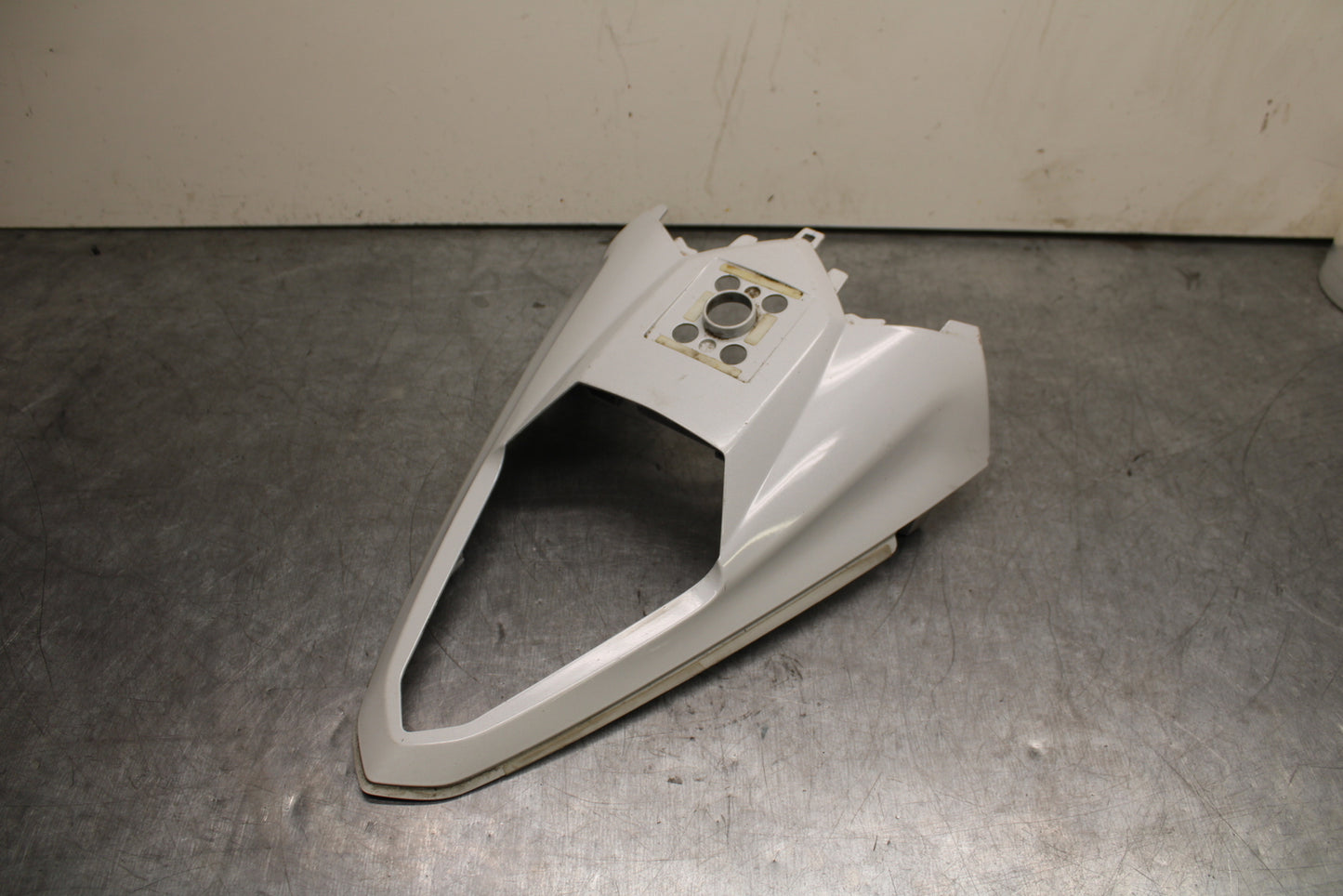 08-16 YAMAHA YZF R6 REAR BACK TAIL FAIRING COWL SHROUD BB431