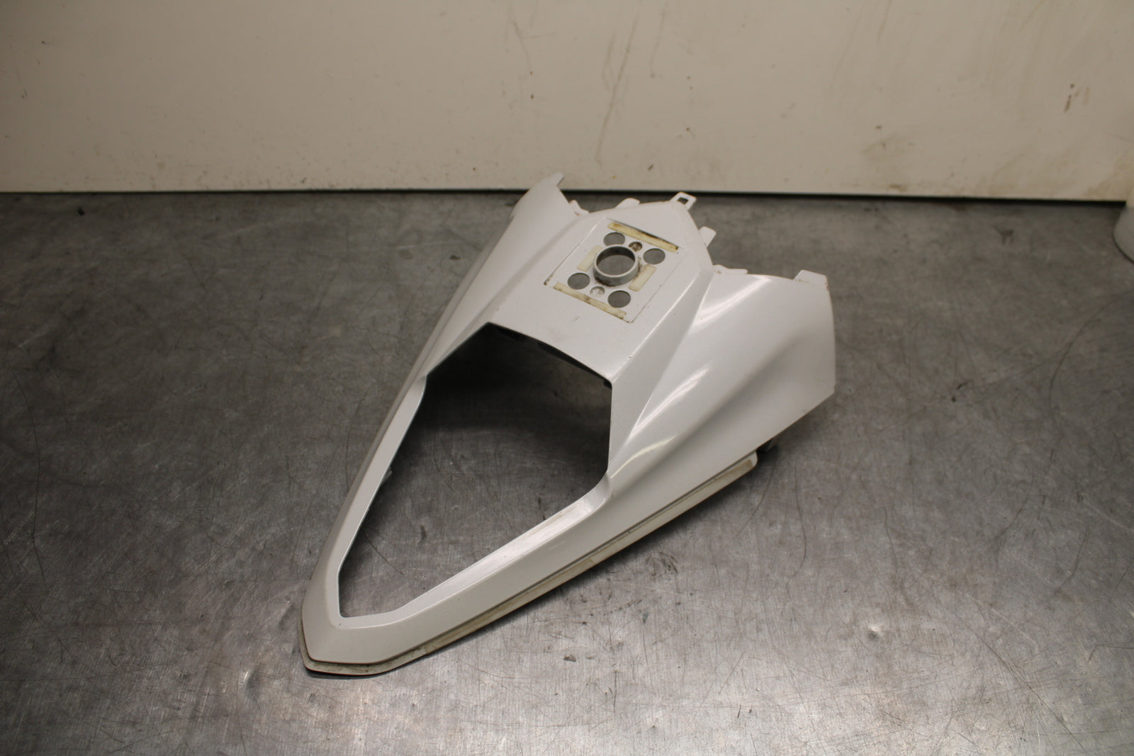 08-16 YAMAHA YZF R6 REAR BACK TAIL FAIRING COWL SHROUD BB431