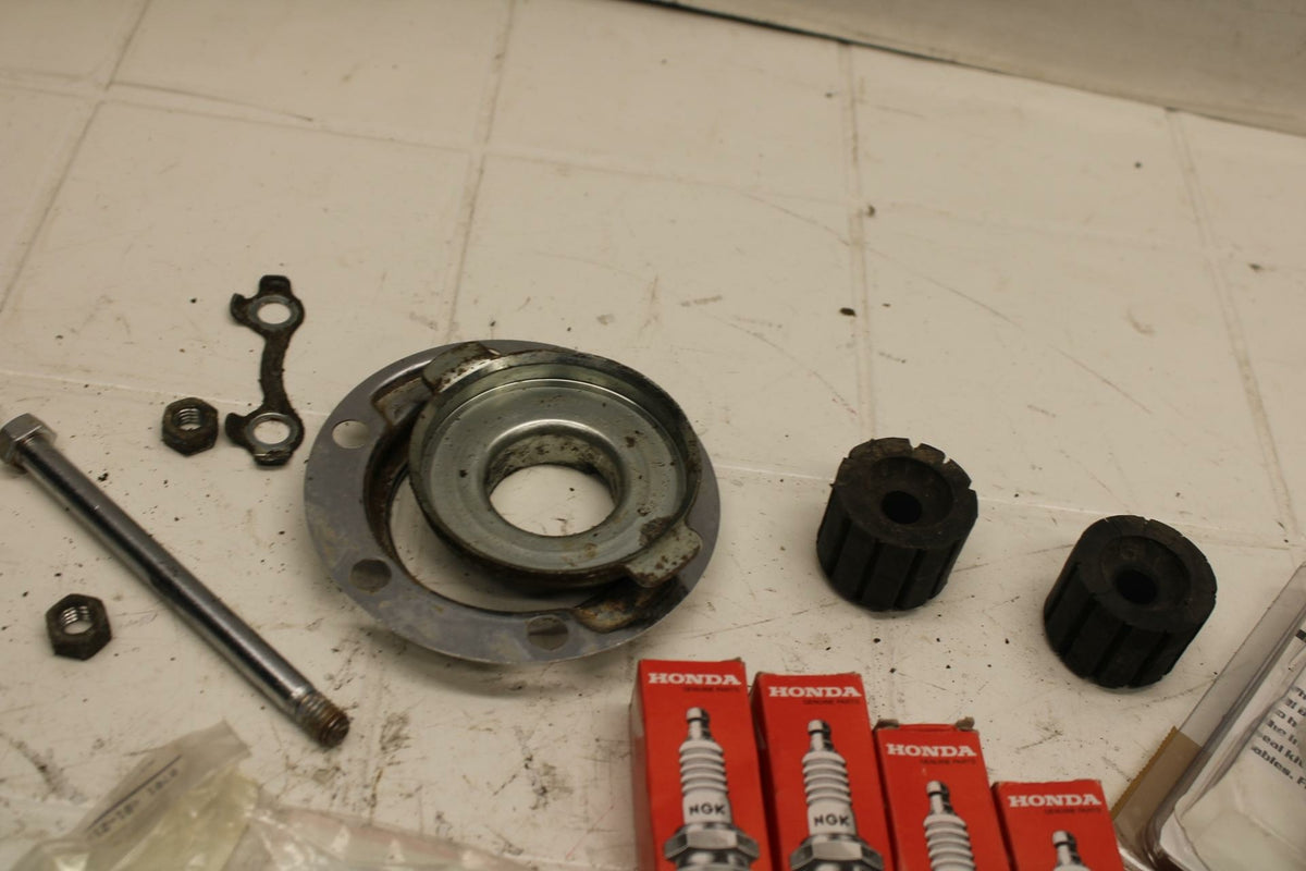 72 HONDA CB500 K1 POINTS SPARK PLUG  LEFTOVERS BB24