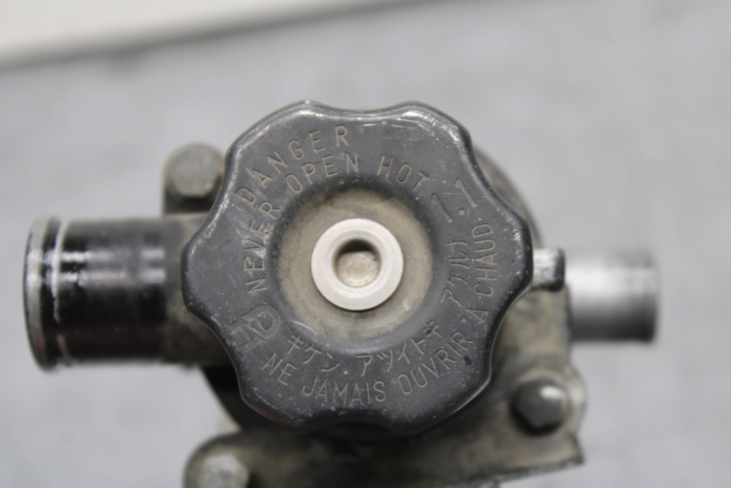 03-08 KAWASAKI VULCAN 1600 THERMOSTAT W HOUSING ASSEMBLY BB754