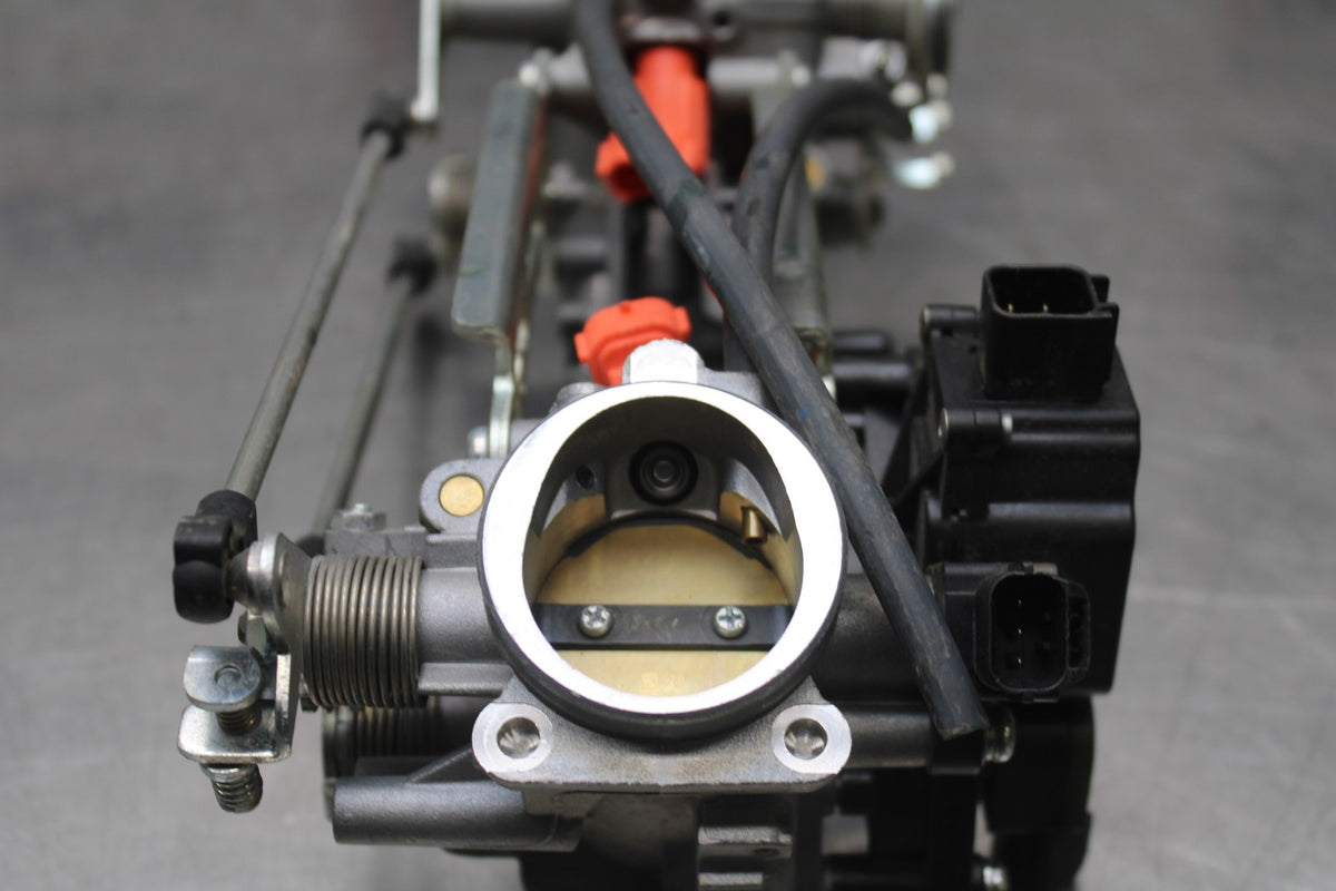 17-24 SUZUKI SV650 MAIN FUEL INJECTORS / THROTTLE BODIES BB829