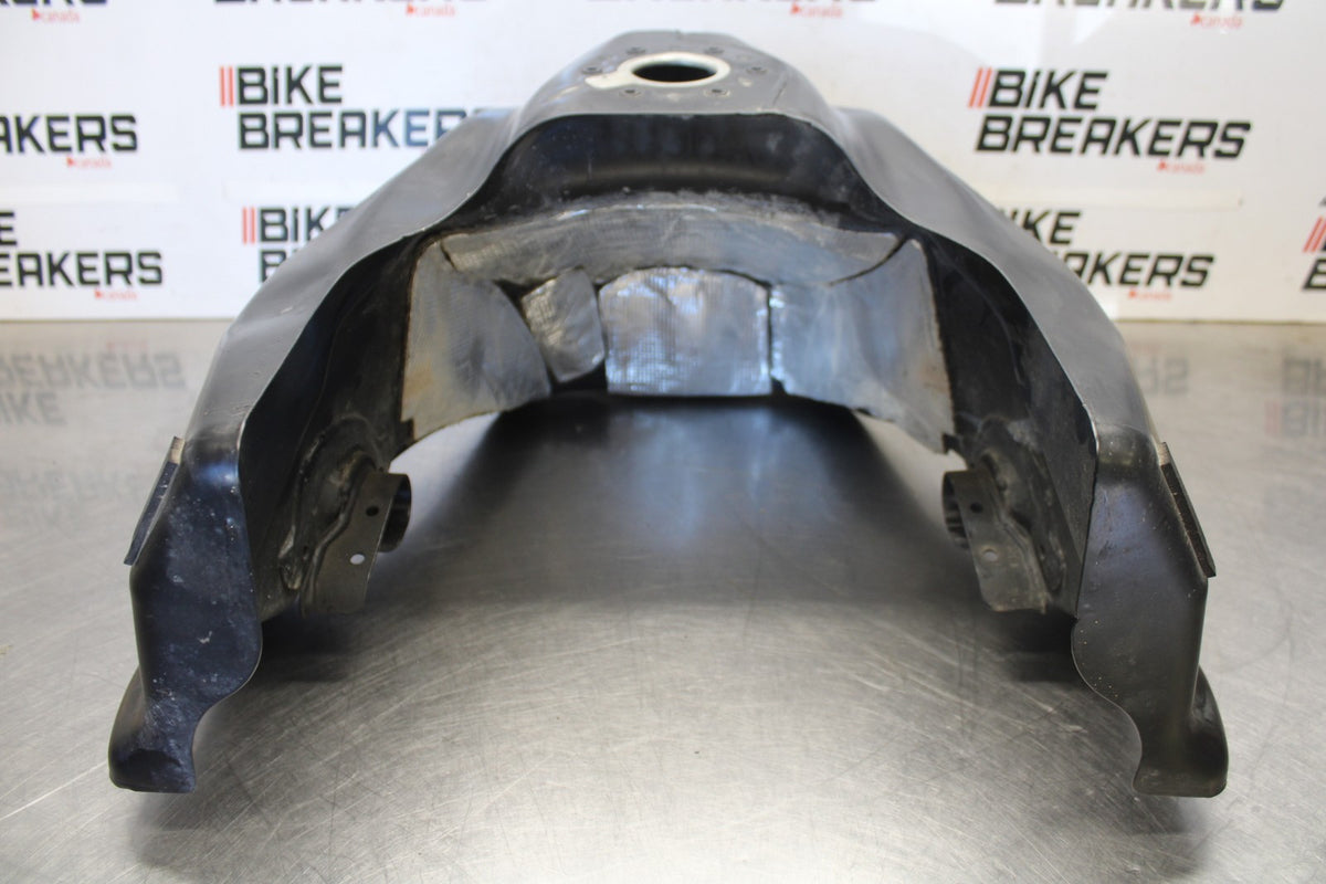 19 BMW F750GS GAS TANK FUEL CELL PETROL RESERVOIR BB938
