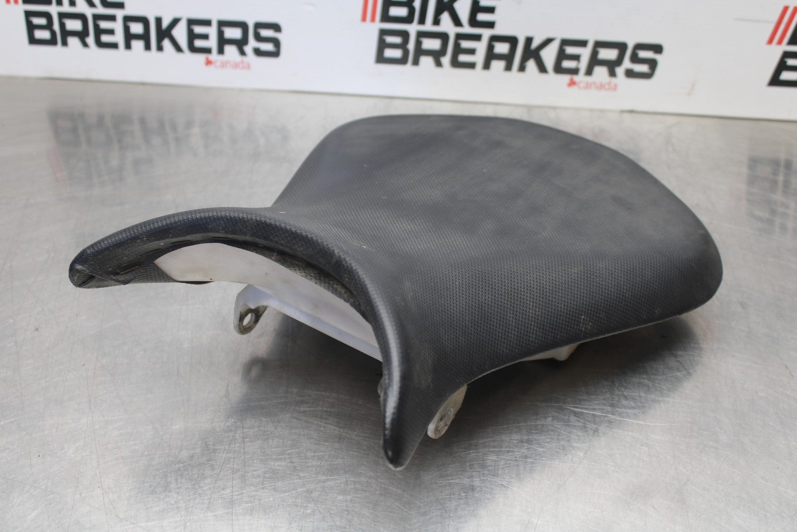 07-08 KAWASAKI NINJA ZX6R FRONT DRIVERS SEAT PAD SADDLE PILLION  BB203