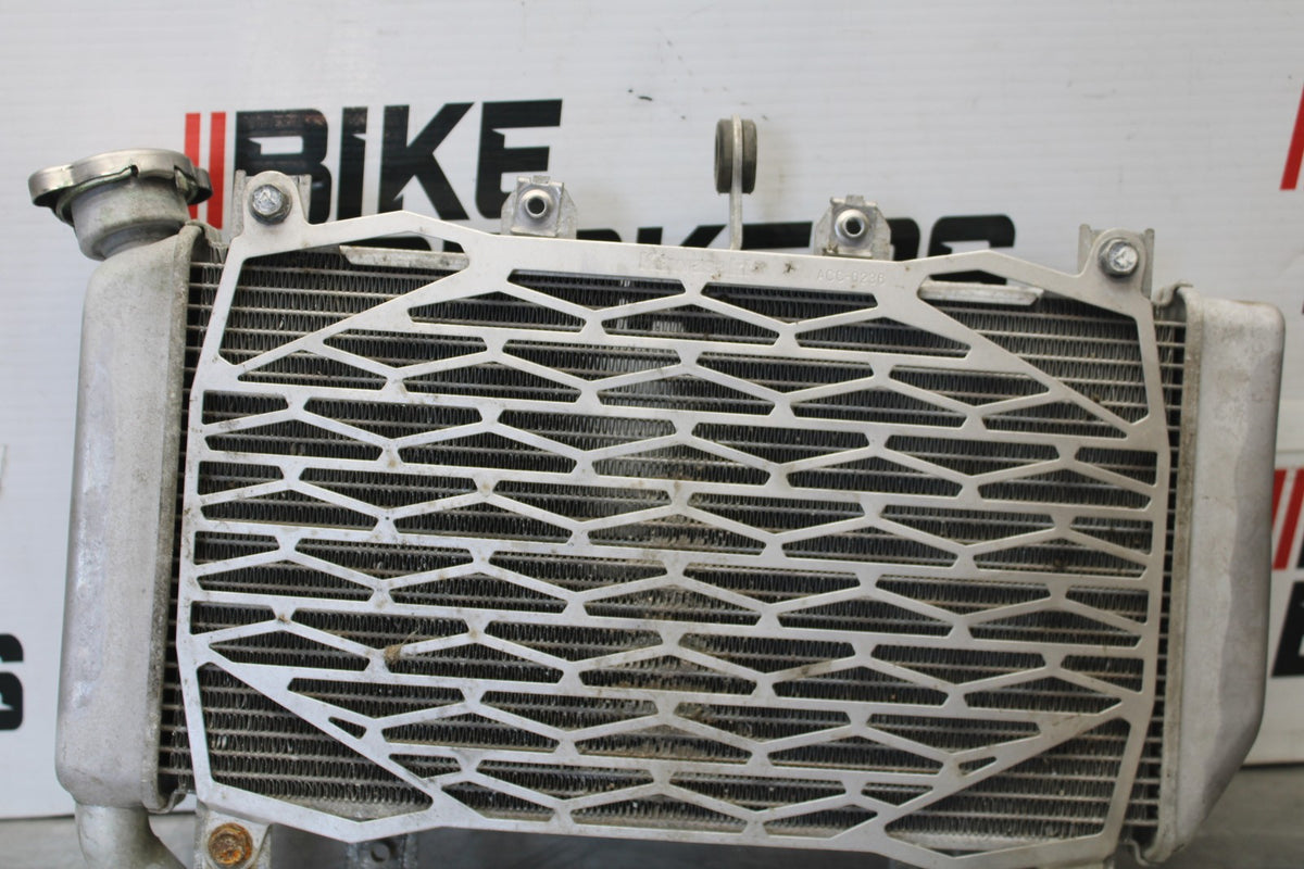 24-25 KAWASAKI NINJA 500 ABS ENGINE RADIATOR MOTOR COOLER COOLING RADIATER BB899