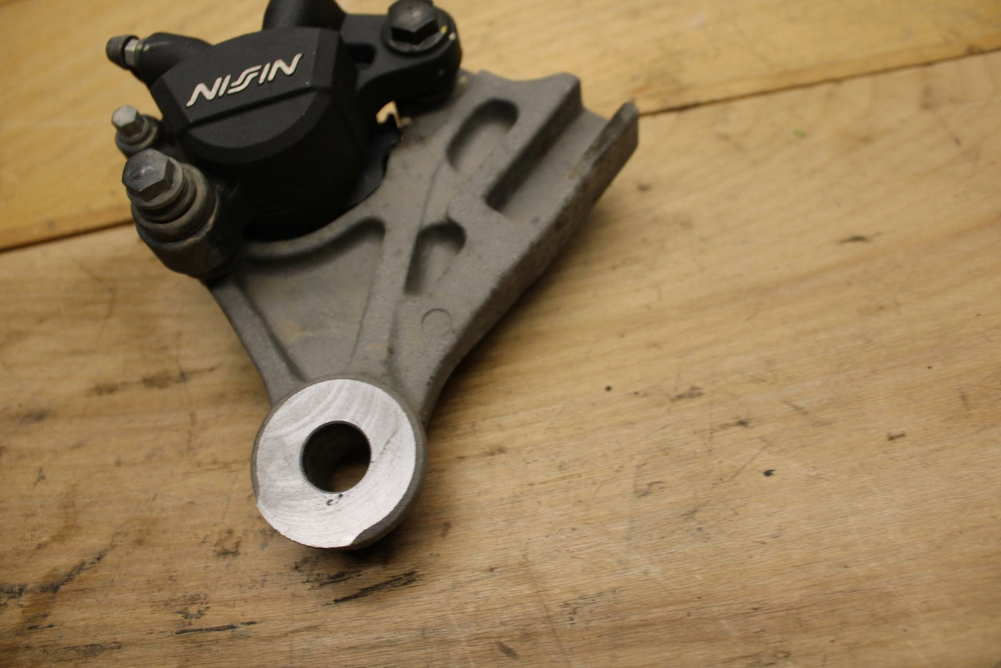 13-15 HONDA CBR500R REAR BACK BRAKE CALIPER W MOUNT BRACKET 43150-MGZ-J01 BB315