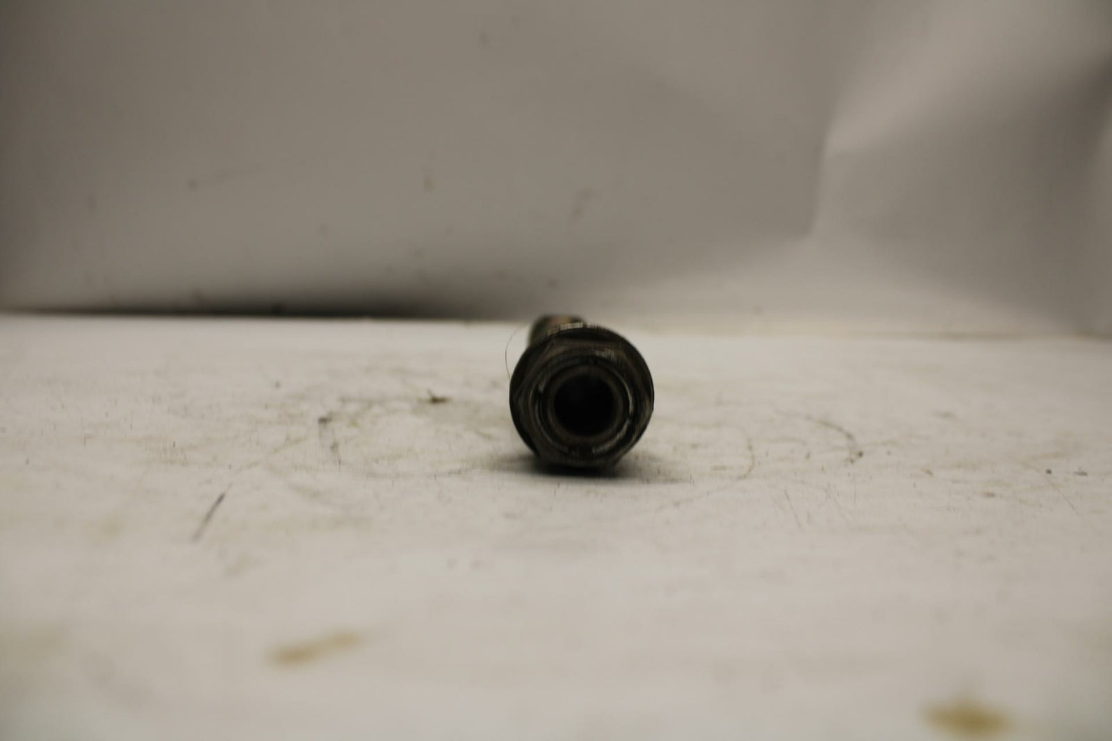 08-17 YAMAHA YZF R6 REAR AXLE BACK WHEEL RIM PIVOT BOLT AXEL BB354