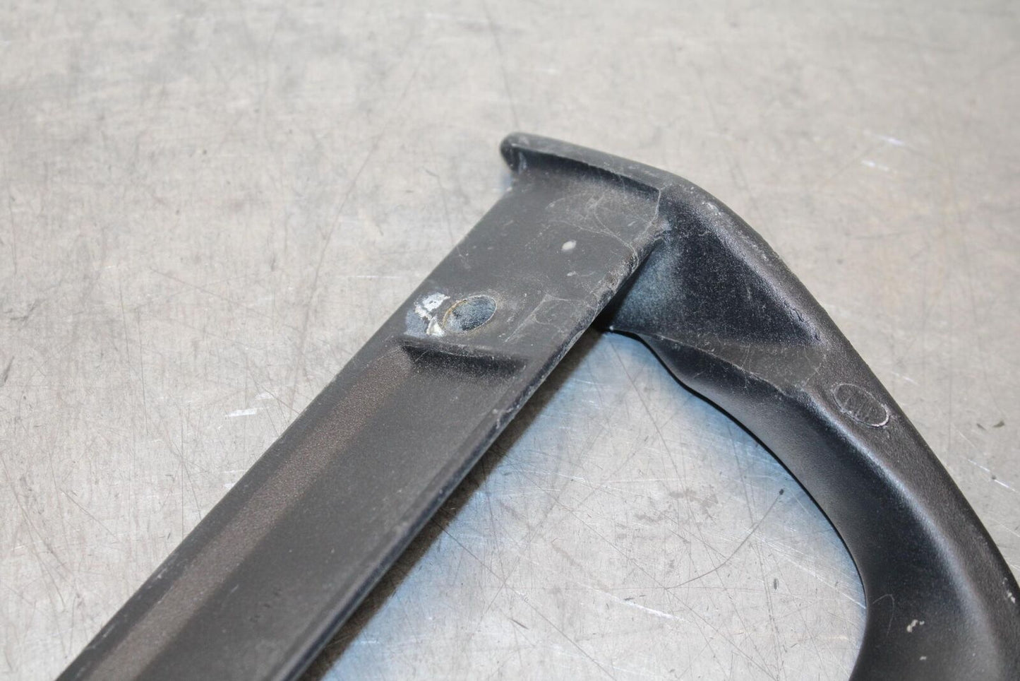 04-09 SUZUKI GS 500 FH GS500F PASSENGER REAR SEAT GRAB BAR HANDLE BB97