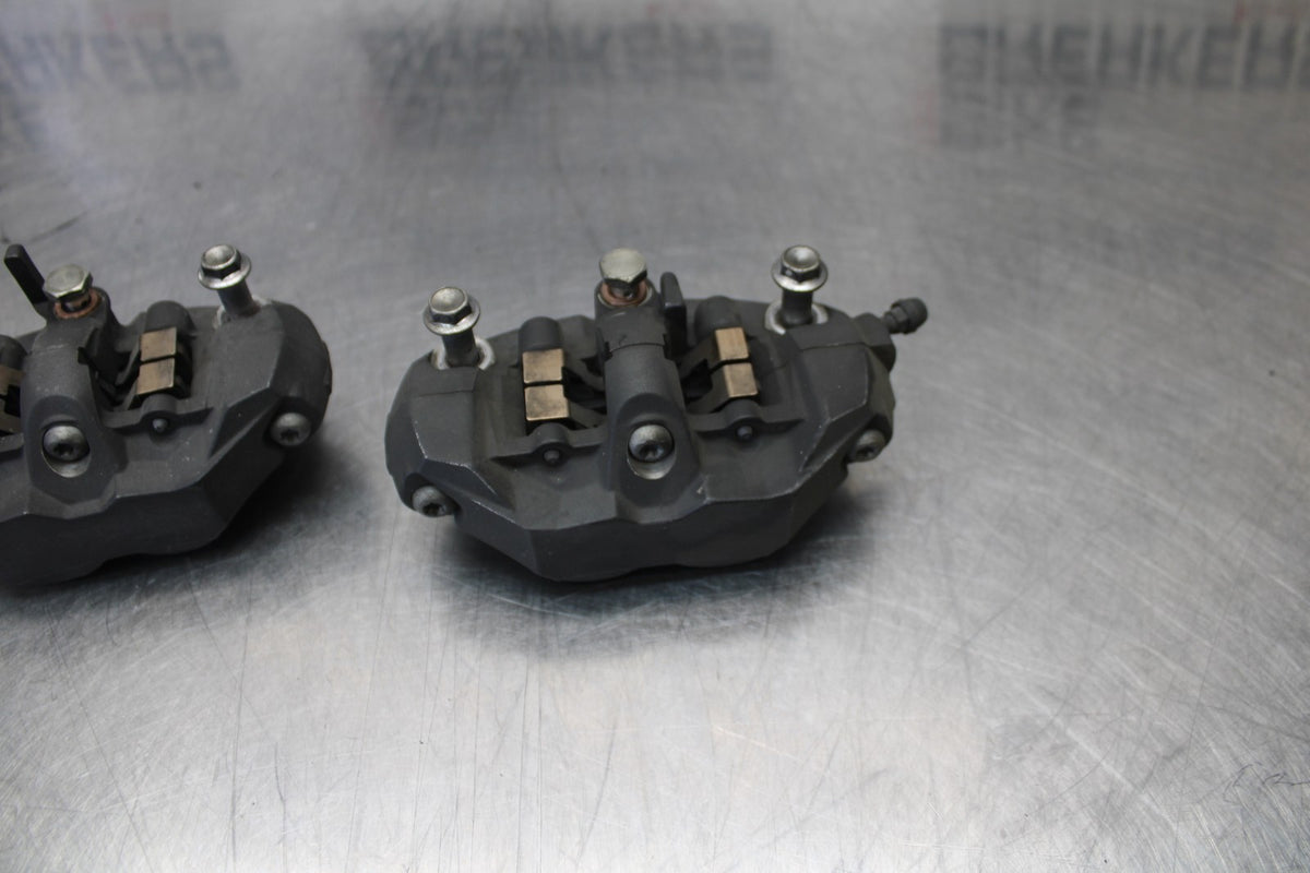 07 SUZUKI GSXR1000 RIGHT LEFT FRONT BRAKE CALIPER SET PAIR CALIPERS BB770