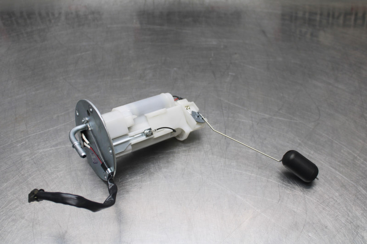 18-26 KAWASAKI Z400 FUEL PUMP GAS PETROL SENDER UNIT BB852