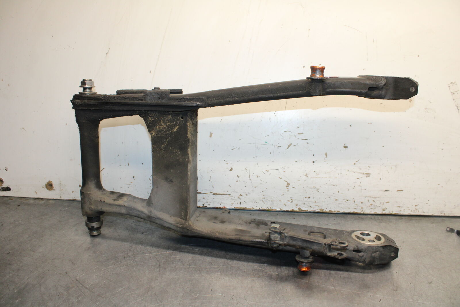 12-13 KAWASAKI Z1000 REAR SWINGARM BACK SUSPENSION SWING ARM BB743