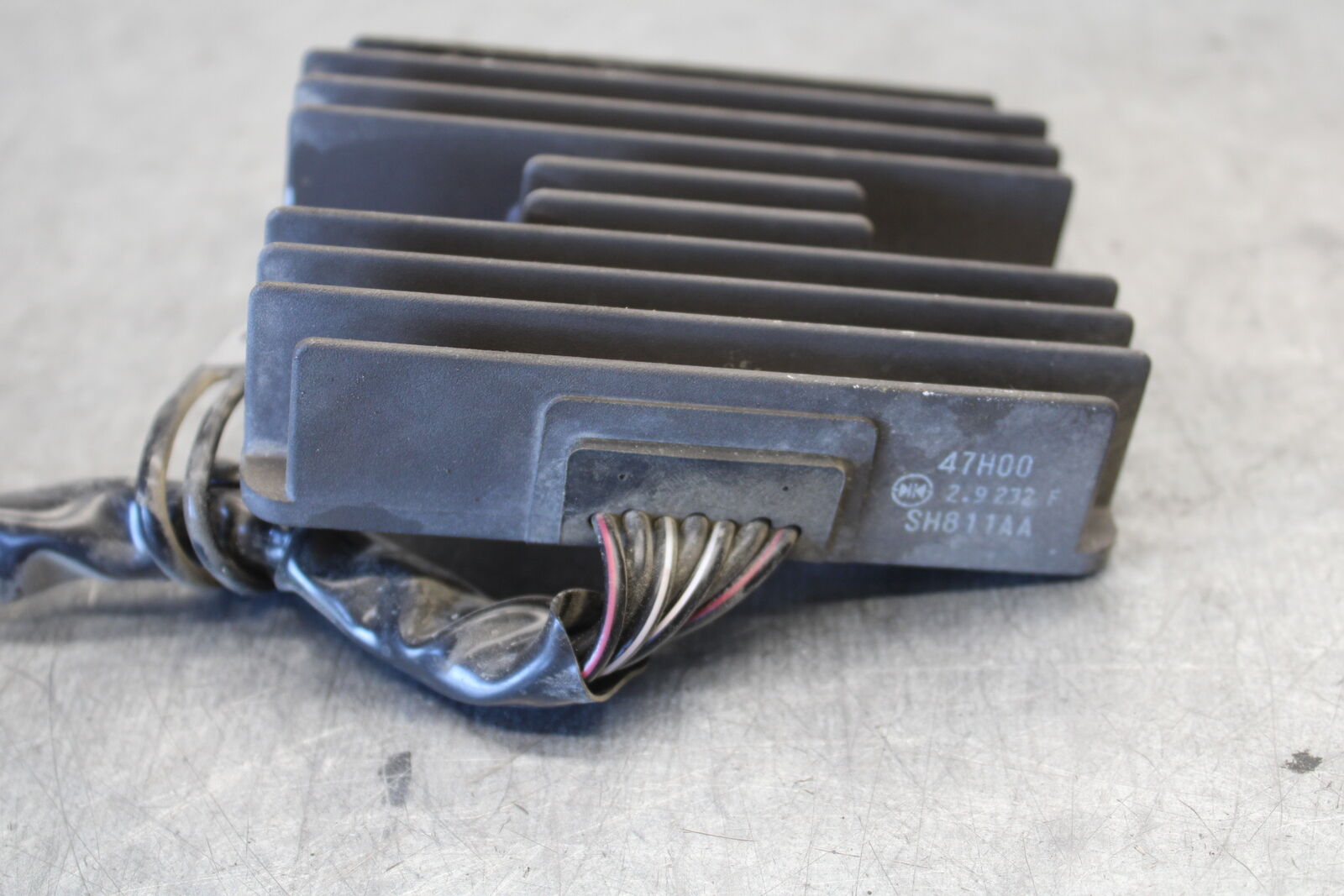11-24 SUZUKI GSXR750 OEM RECTIFIER VOLTAGE REGULATOR BB687