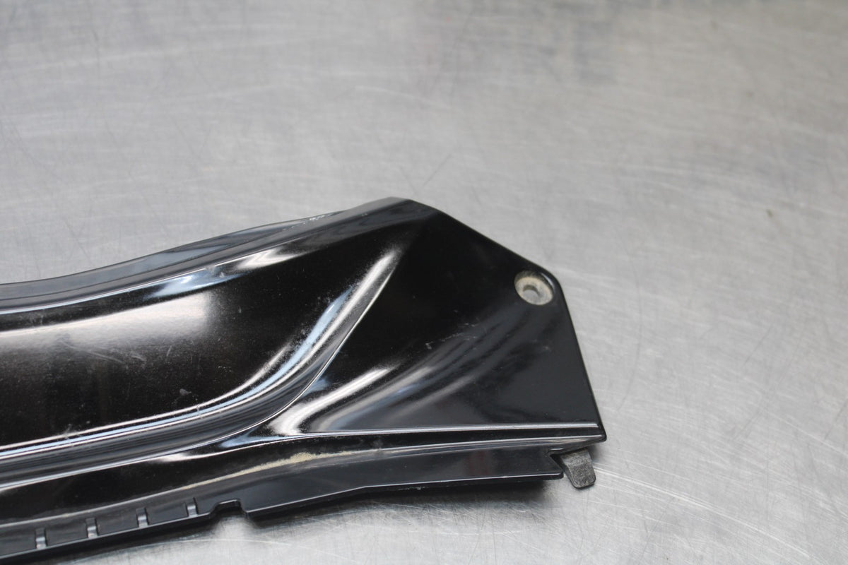 23 YAMAHA YZF R3 CENTER REAR BACK TAIL FAIRING COVER TRIM COWL BB003
