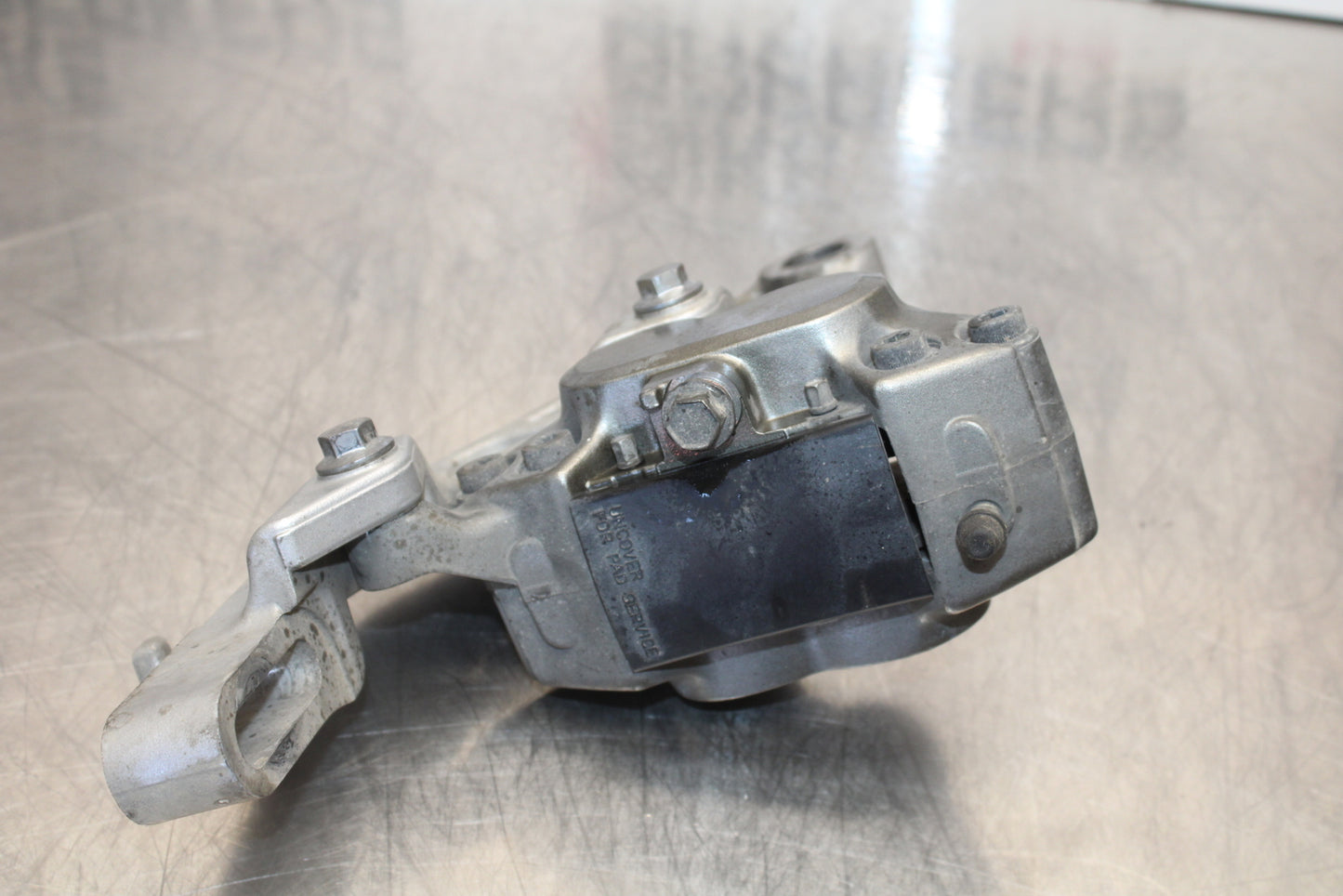 04 YAMAHA ROAD STAR XV1700A REAR BACK BRAKE CALIPER W MOUNT BRACKET BB155