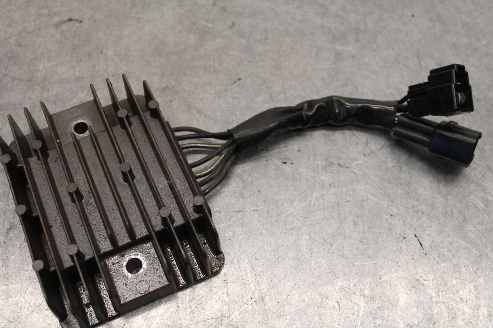 05-06 SUZUKI BOULEVARD M50 RECTIFIER VOLTAGE REGULATOR 32800-47H00 BB671