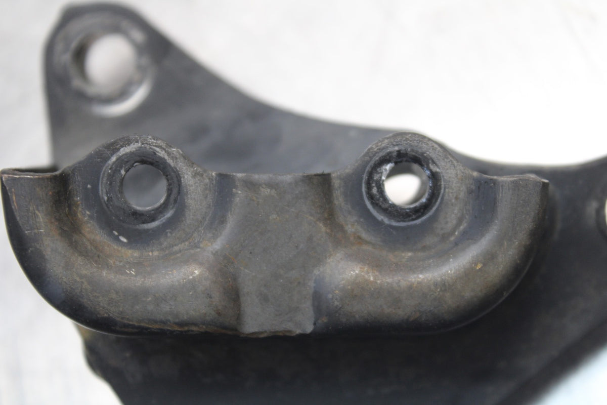2006 Suzuki Boulevard C90 ENGINE MOTOR MOUNT STAY BRACKETS BB849