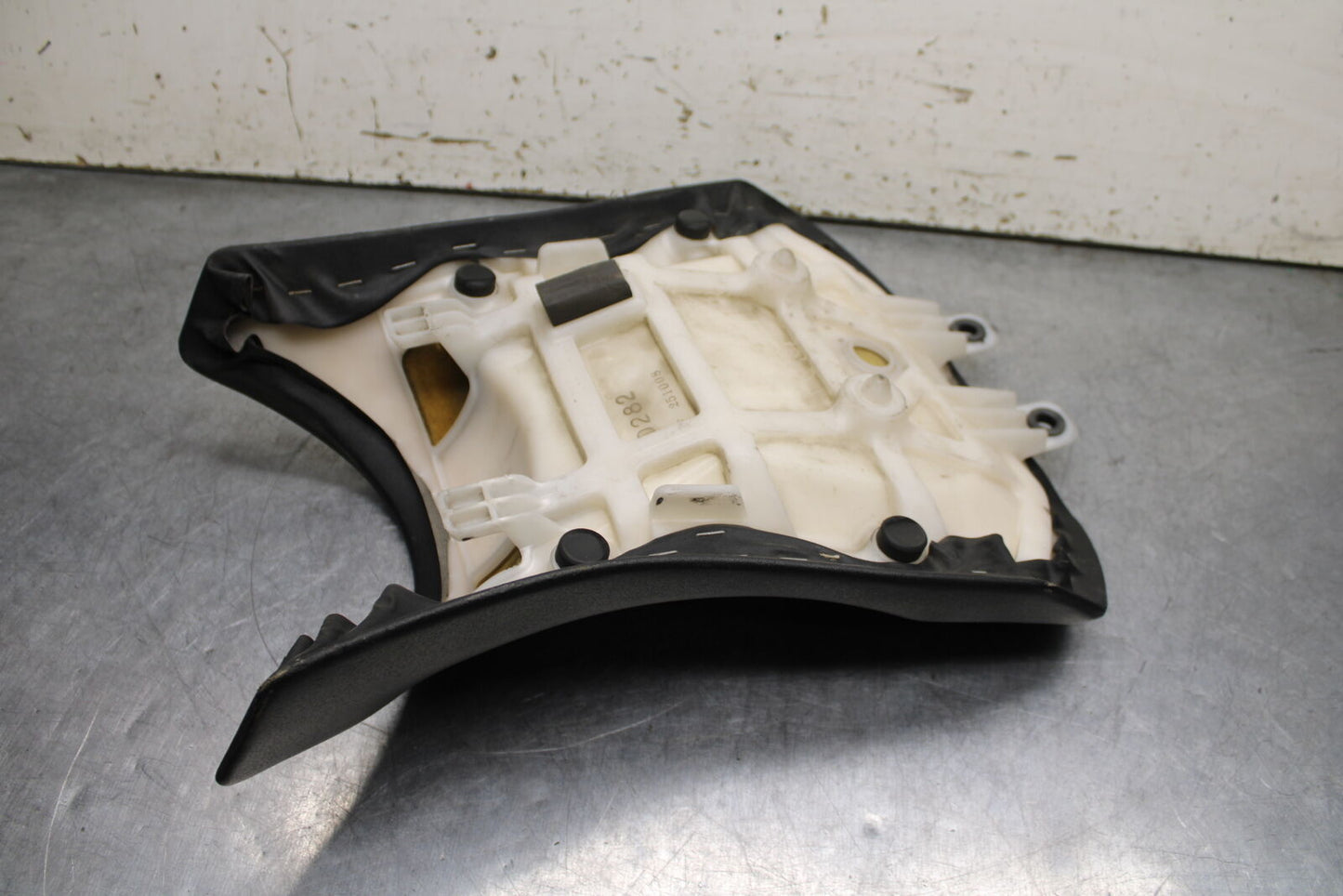 12-13 KAWASAKI Z1000 FRONT DRIVERS SEAT PAD SADDLE PILLION BB743