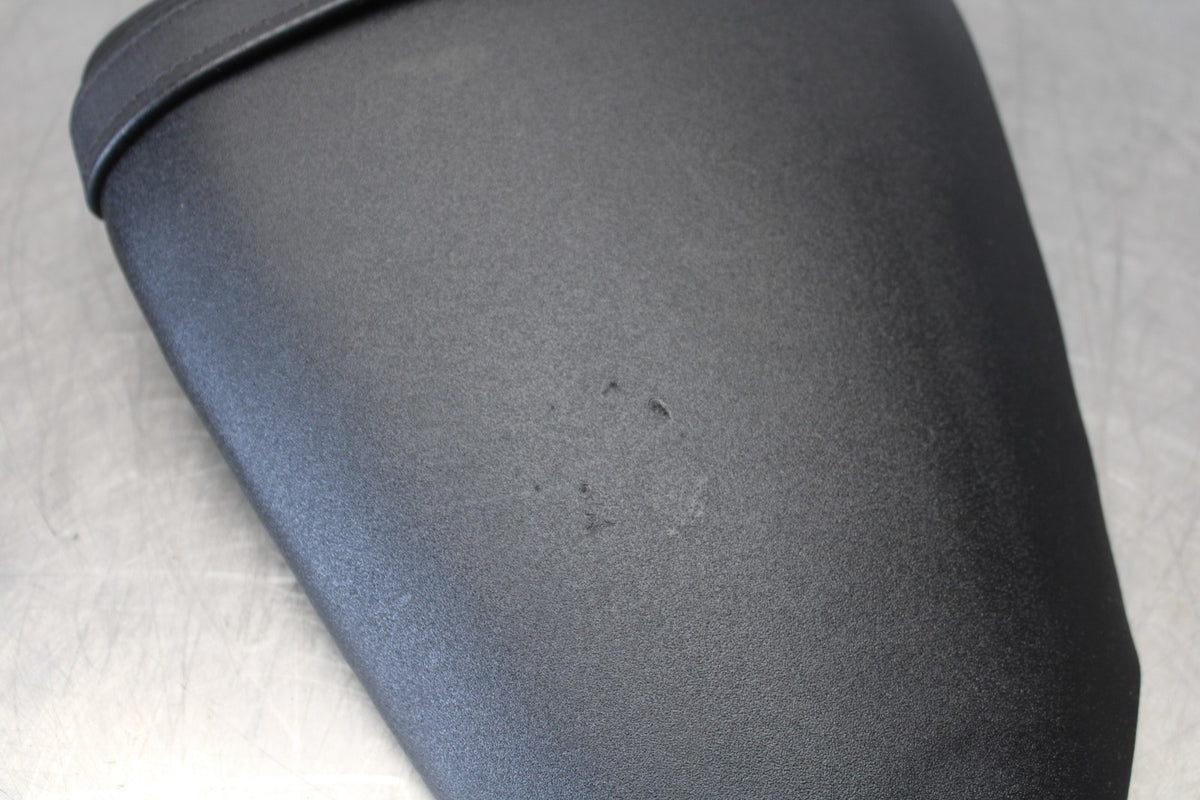 13-18 KAWASAKI NINJA ZX6R REAR BACK PASSENGER TANDEM SEAT PAD SADDLE BB908