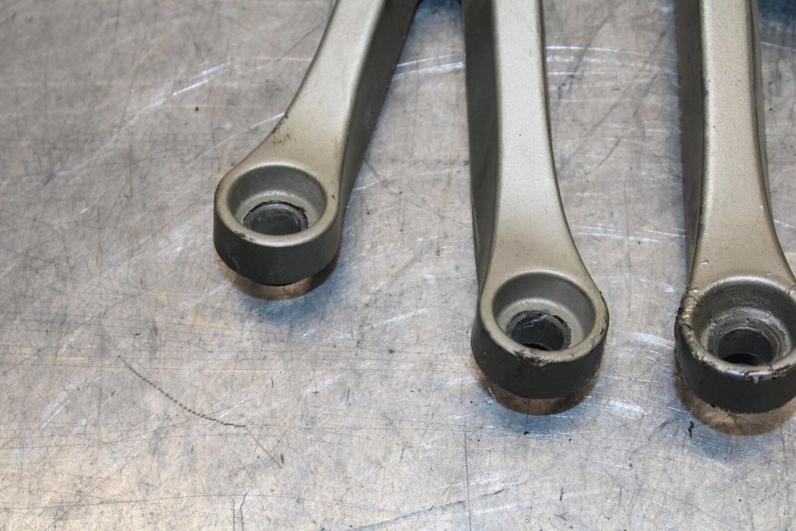 2000 Kawasaki Ninja ZX9R ZX900F REAR BACK PASSENGER PEG SET PAIR BB70