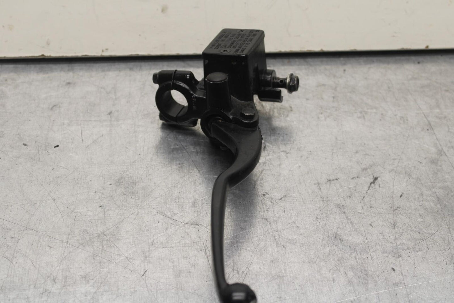 2009 Kawasaki Ninja EX250J FRONT BRAKE MASTER CYLINDER w/ LEVER 43015-0110 BB87