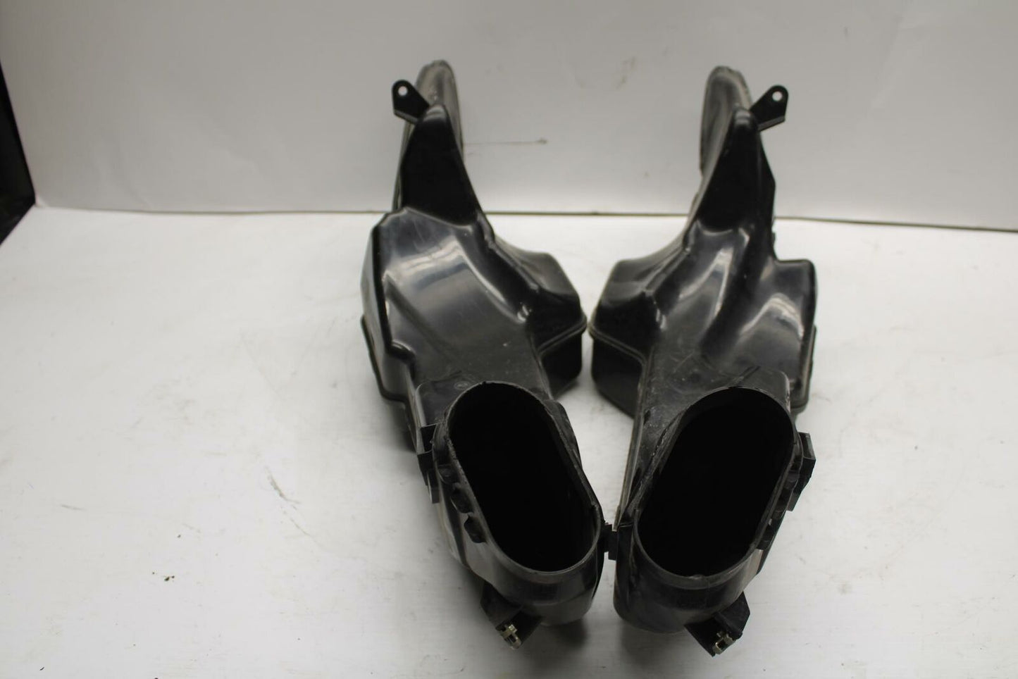 08-09 SUZUKI GSXR600 RIGHT LEFT AIR INTAKE DUCTS BB262