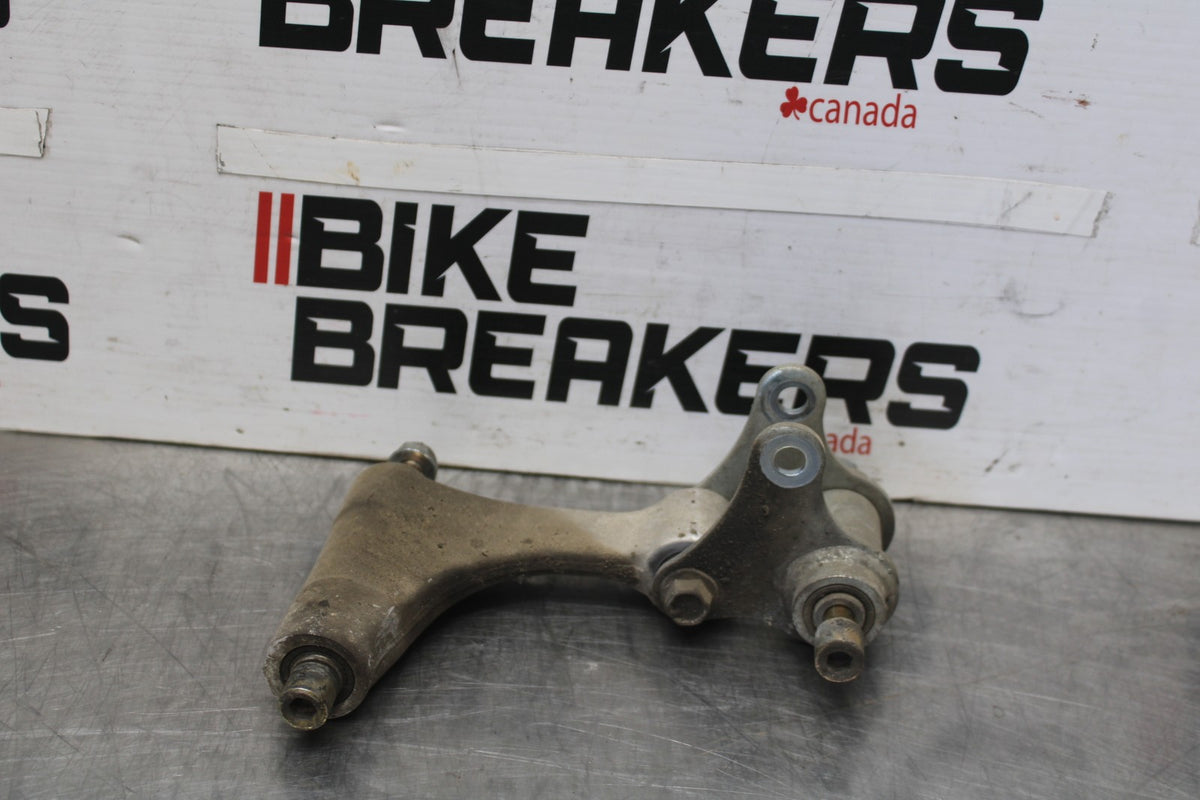 98-05 HONDA SUPER HAWK 1000 VTR1000F REAR DOGBONE SHOCK LINKAGE LINK BB924