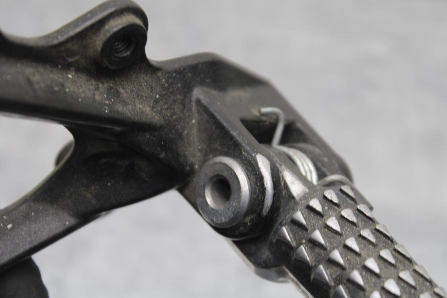 09-12 KAWASAKI NINJA ZX6R ZX600R LEFT REARSET DRIVER FOOT PEG REST STOP BB617