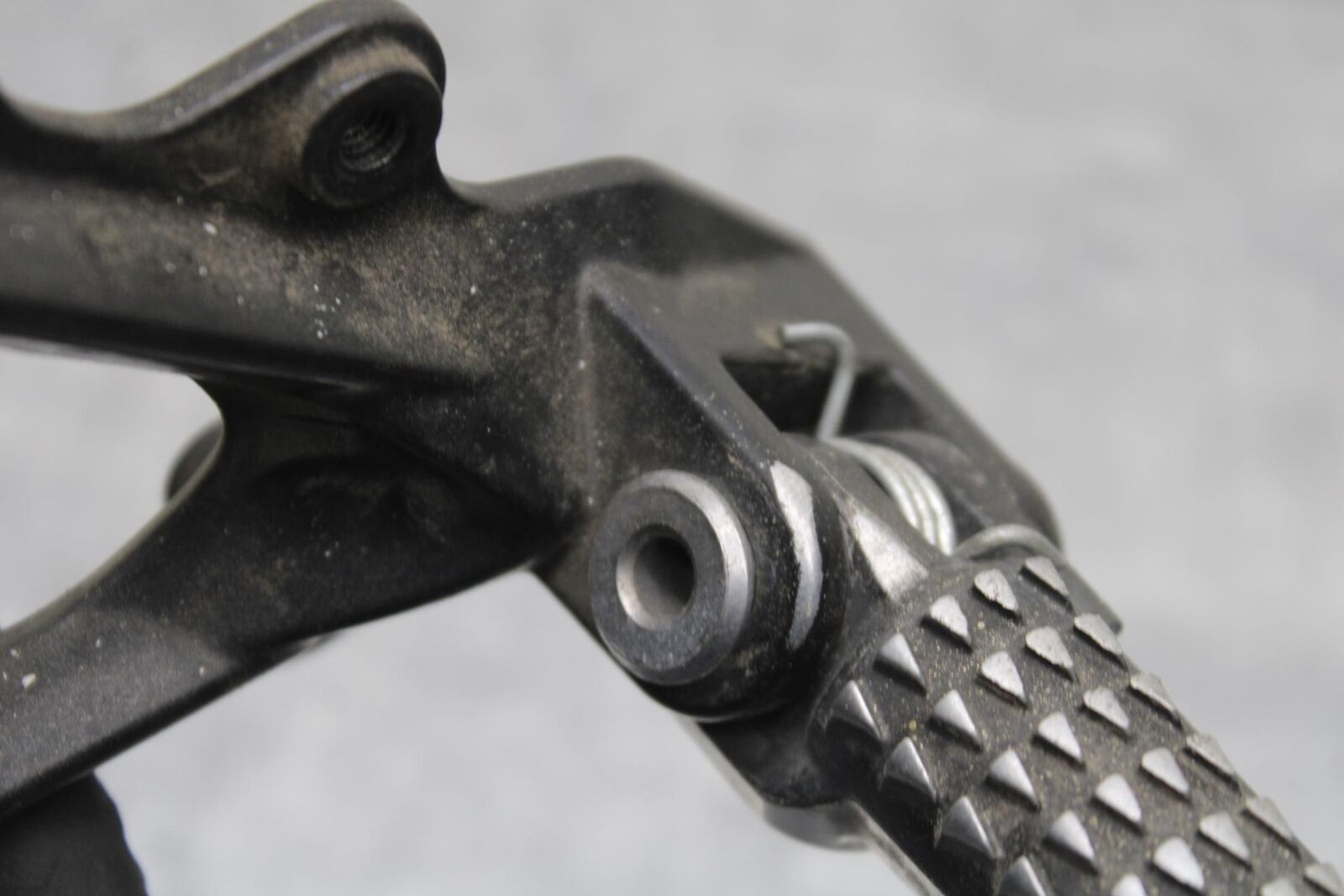 09-12 KAWASAKI NINJA ZX6R ZX600R LEFT REARSET DRIVER FOOT PEG REST STOP BB617