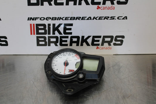 06-07 SUZUKI GSXR 600 SPEEDO TACH GAUGES CLUSTER SPEEDOMETER TACHOMETER BB170